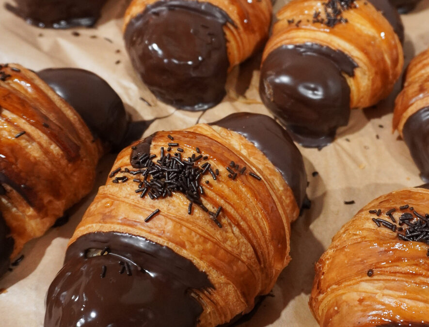 Un mos de felicitat per celebrar el Dia del Croissant